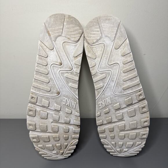 Nike Air Max Men’s Size 13 US Triple White Athletic Running Shoes CN8490-100 - Picture 10 of 10